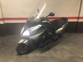 Kymco Superdink 300i averiada