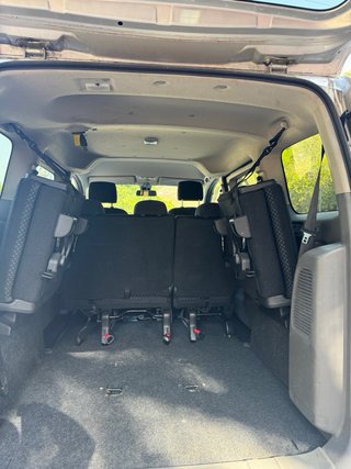 Nissan NV200 2012