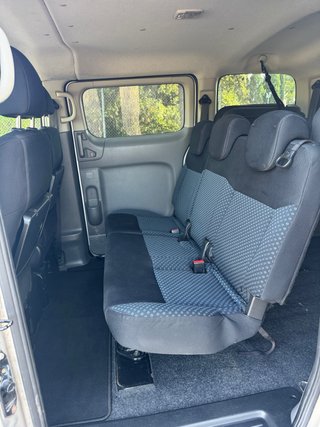 Nissan NV200 2012