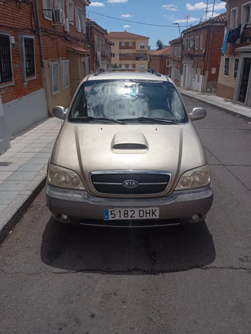 KIA Carnival 2005 - foto 1