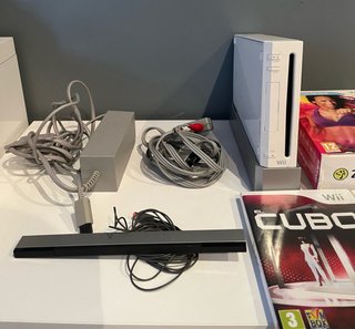 Consola Wii Blanca + Accesorios y Juegos