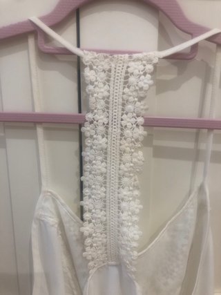Blusa blanca con bordado