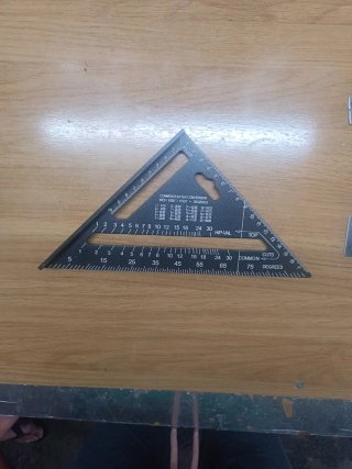 Escuadra de aluminio para carpintería
