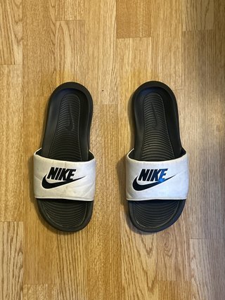 Ciabatte Nike nere e bianche