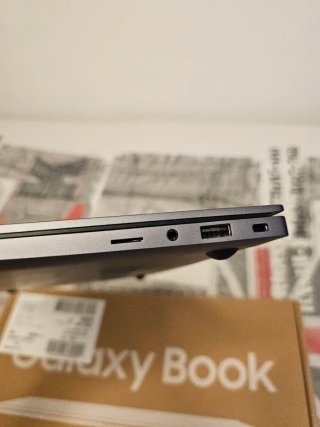 Samsung Galaxy Book 4 i7 16GB RAM 560GB SSD