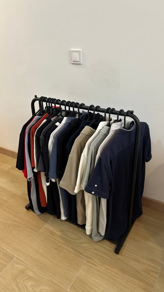 PERCHERO AJUSTABLE COLOR NEGRO 74CM PARA ROPA