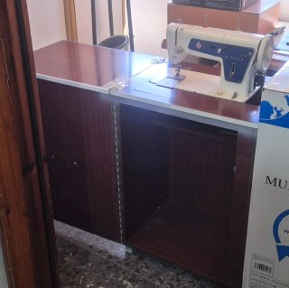 Máquina de Coser Singer 801-Z2 con mueble plegable
