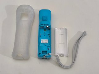 Mando Wii Motion Plus Azul + Funda + Correa