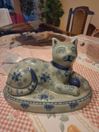 Gato decorativo azul y gris