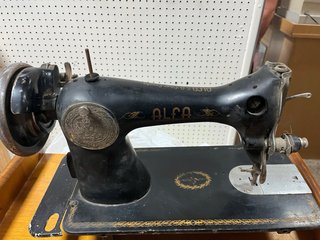 Máquinas de coser antiguas Alfa y Wertheim