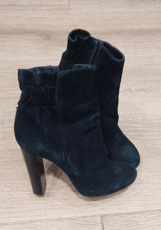 Botines Guess Tacón Grueso Negro
