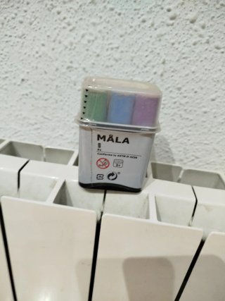 Pizarra de madera con accesorios