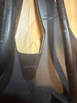 Sillín Fizik Argo Vento R5  140x75mm