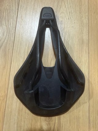 Sillín Fizik Argo Vento R5  140x75mm