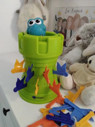 Juego de torre salta el dragón