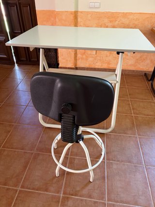 Mesa dibujo inclinable + Silla Arquitecto