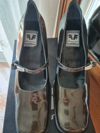 Zapatos charol Ferrerias Talla 40