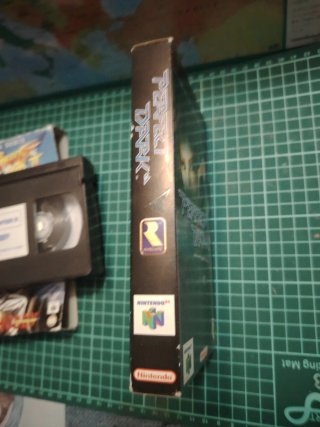 VHS Street Fighter II y Perfect Dark N64