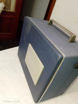 Tocadiscos Dual 410 año de fabricación 1965.