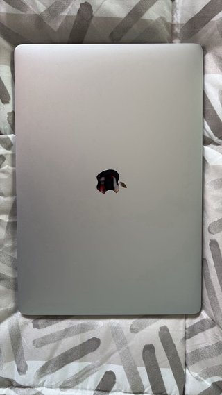 MacBook Pro 2018 Plata