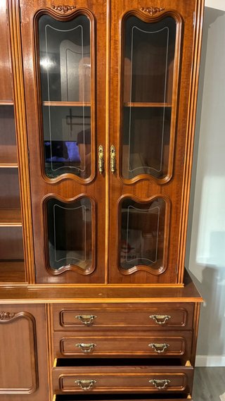 Mesa de comedor y 4 sillas de madera