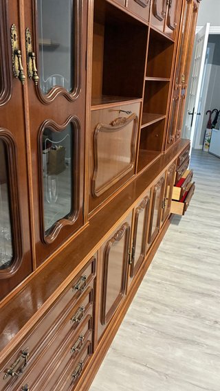 Mesa de comedor y 4 sillas de madera