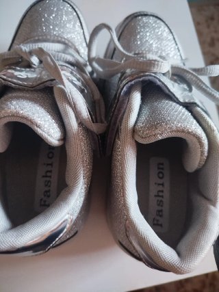 Zapatillas con ruedas y luces TALLA 31