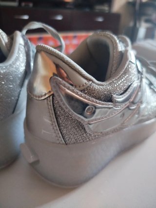 Zapatillas con ruedas y luces TALLA 31