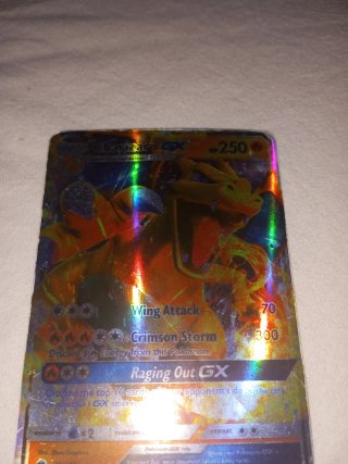 Carta Pokémon Charizard GX 2017