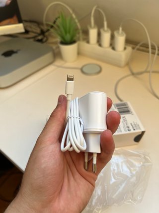 Cargador Contact Lightning 1A iPhone iPad iPod