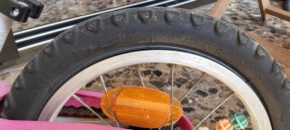 Bicicleta infantil rosa para principiantes