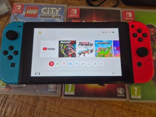 Nintendo Switch + Giochi e Accessori