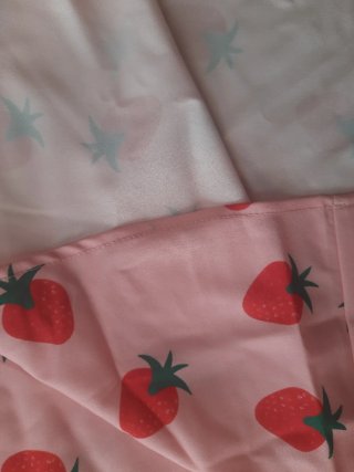 Vestido años 50 con estampado de fresas