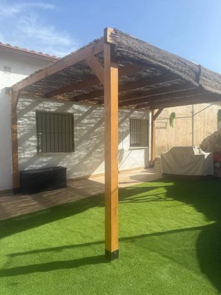 Pérgola de madera a medida. Largo 6 m x 5 m . 2.70
