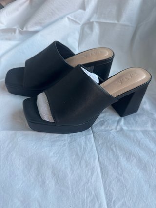 Zapatos de tacón LALA negros