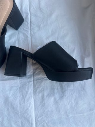 Zapatos de tacón LALA negros