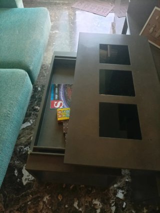 Mueble modular, mesa y sofá