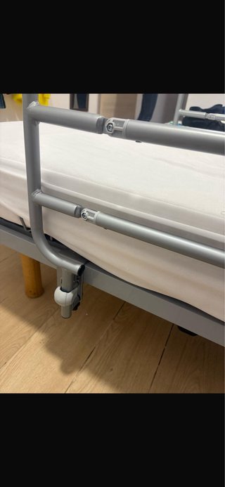 Cama articulada con colchón y antiescaras