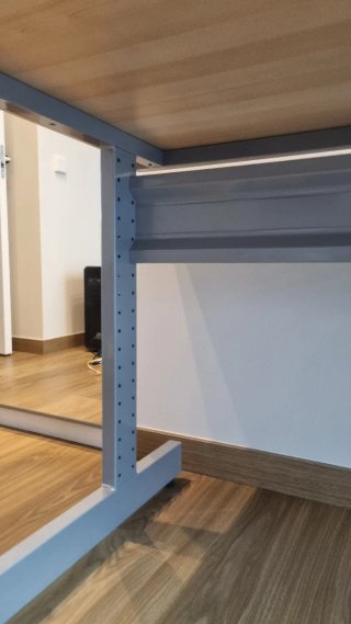 Mesa escritorio Ikea madera y metal