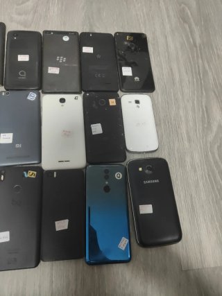 Lote 15 teléfonos móviles (varios)