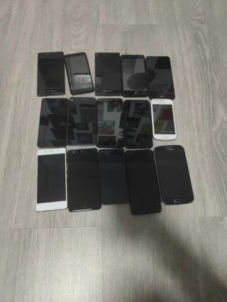 Lote 15 teléfonos móviles (varios)