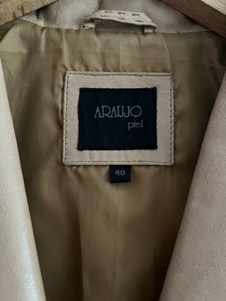 Chaqueta de piel color camel