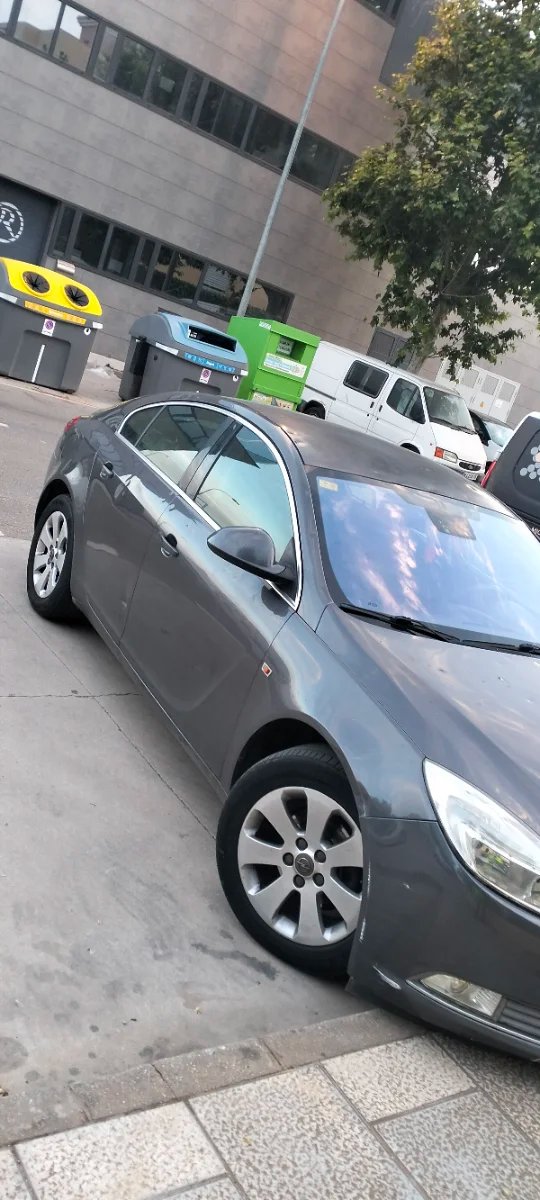 Opel Insignia 2012 - foto 1