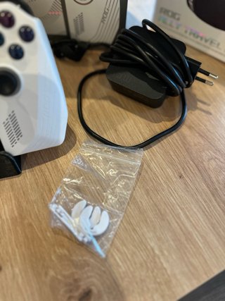 ASUS ROG Ally Z1 Extreme 2TB + EXTRAS
