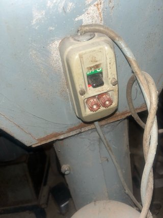 Peladora de almendras eléctrica