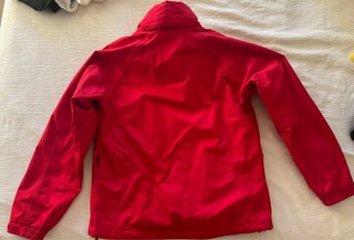 Chaqueta Helly Hansen impermeable roja. Como nueva