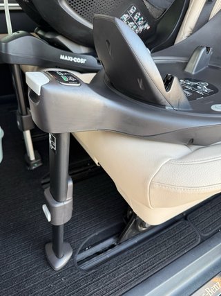 Maxi-Cosi con base de anclaje al coche Cloud T