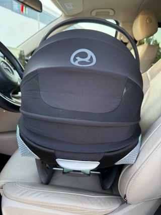 Maxi-Cosi con base de anclaje al coche Cloud T