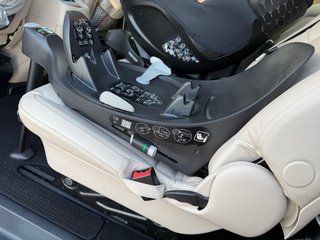 Maxi-Cosi con base de anclaje al coche Cloud T