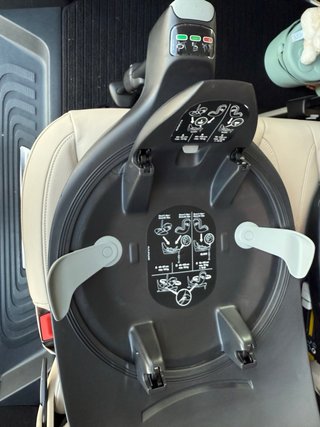 Maxi-Cosi con base de anclaje al coche Cloud T
